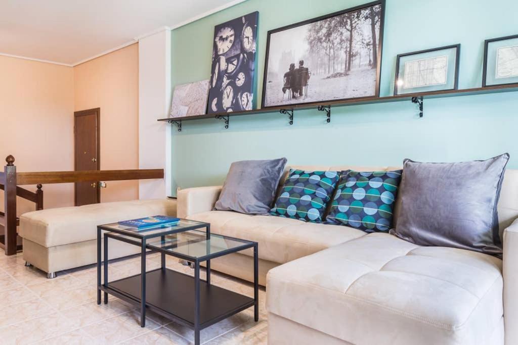 Sunny Apartment With 2 Bedrooms And Garden Glifada Eksteriør billede