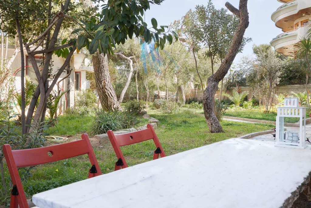 Sunny Apartment With 2 Bedrooms And Garden Glifada Eksteriør billede