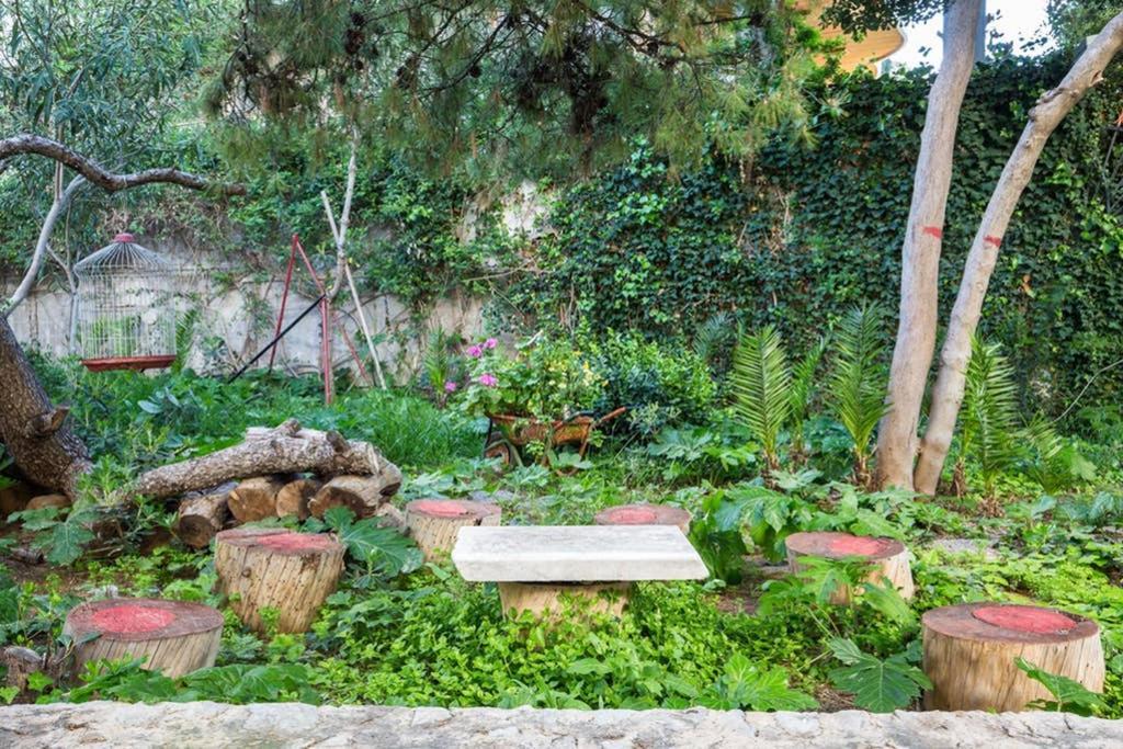 Sunny Apartment With 2 Bedrooms And Garden Glifada Eksteriør billede